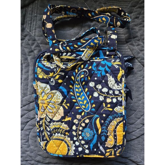 Vera Bradley Ellie Blue Elephant Pattern Small Hipster Crossbody Bag - Picture 2 of 8